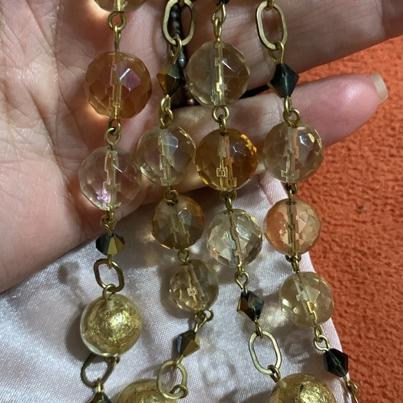 Beautiful Neutral and gold glass beaded Mary Kay Hostess Necklace w/ bag - Picture 4 of 7